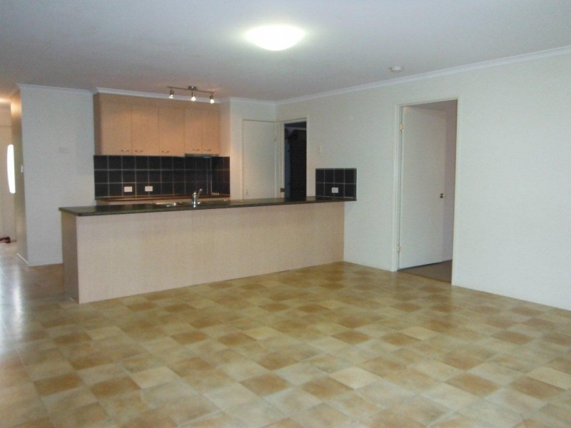 2/222 Taylor Street, Newtown QLD 4350