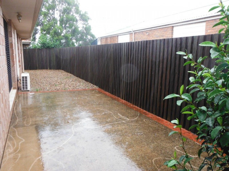 2/222 Taylor Street, Newtown QLD 4350