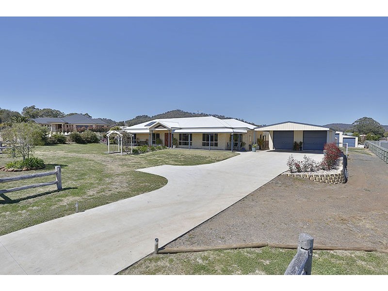 3 Madison Court, Glenvale QLD 4350