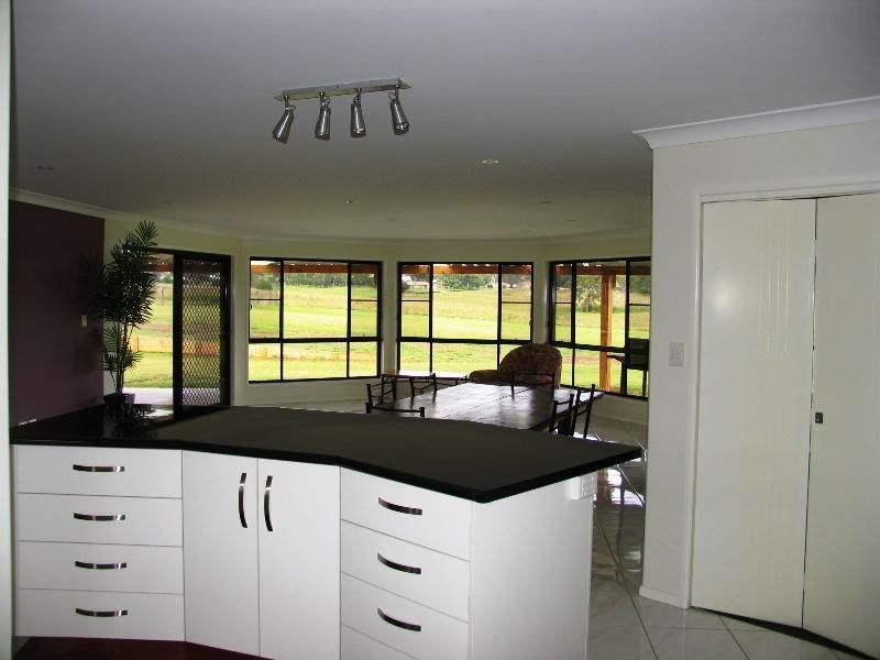 9 Somerset Crescent, Highfields QLD 4352