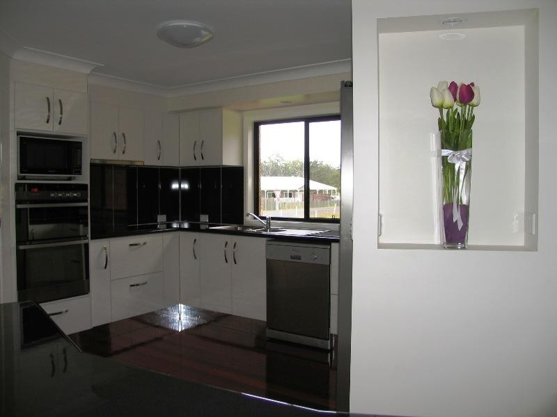 9 Somerset Crescent, Highfields QLD 4352