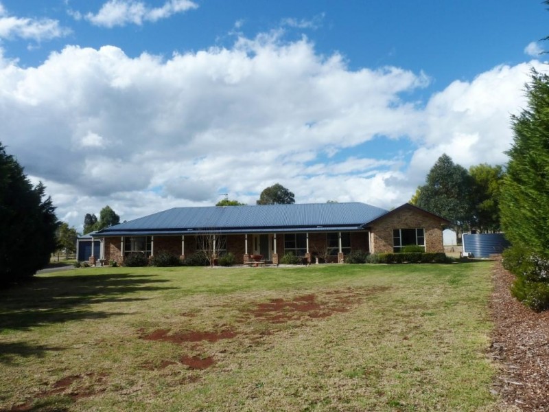 14 Lindan Court, Cabarlah QLD 4352