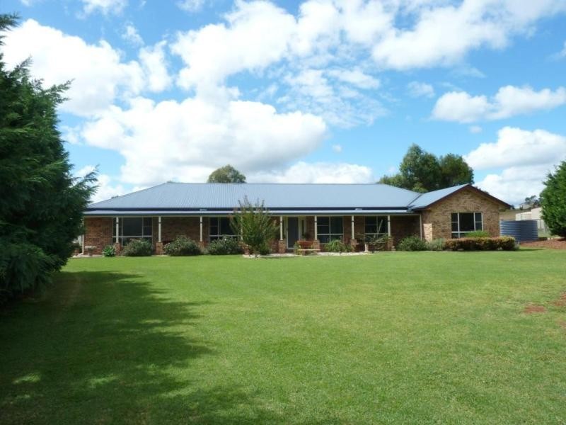14 Lindan Court, Cabarlah QLD 4352