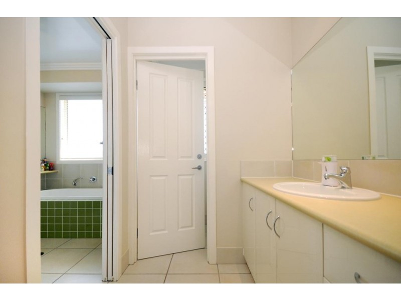 8 Pelican Drive, Rangeville QLD 4350