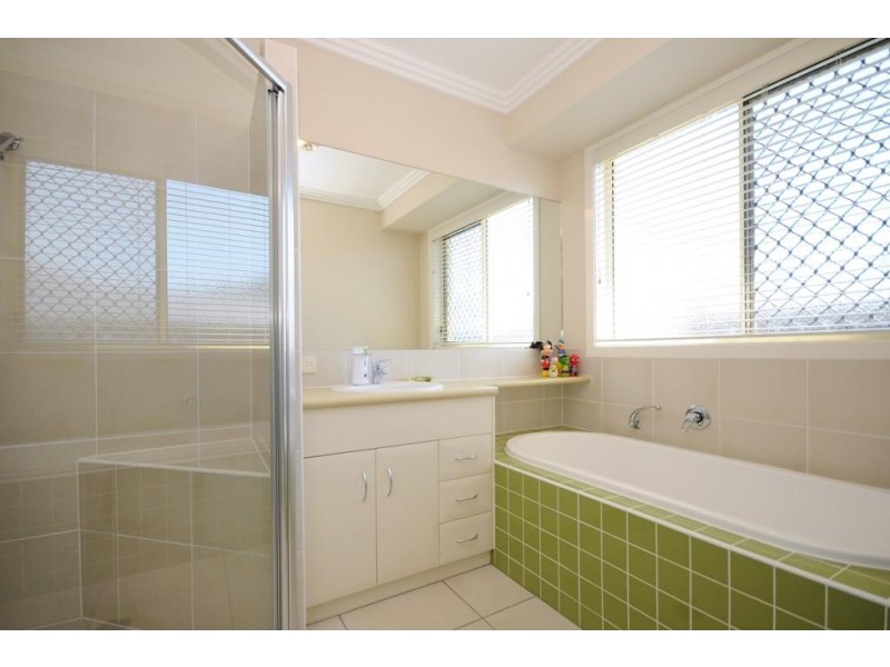 8 Pelican Drive, Rangeville QLD 4350