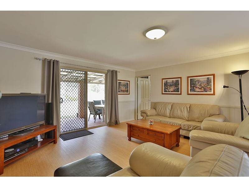 2 Traverston Court, Top Camp QLD 4350