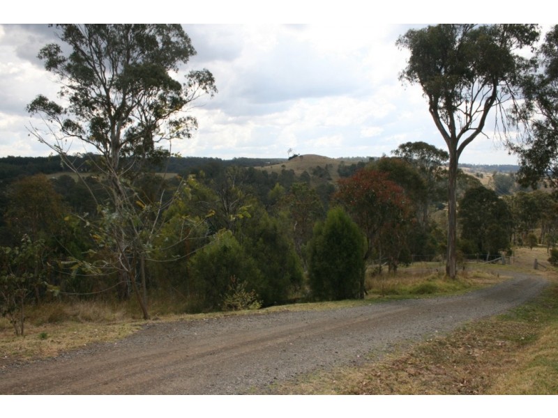 86 Forest Drive, Hampton QLD 4352