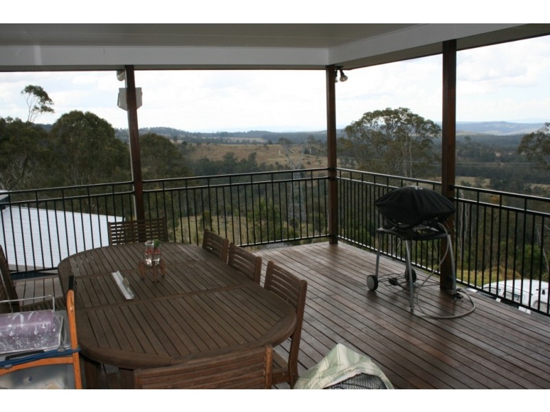 86 Forest Drive, Hampton QLD 4352