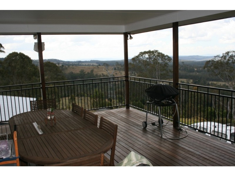 86 Forest Drive, Hampton QLD 4352