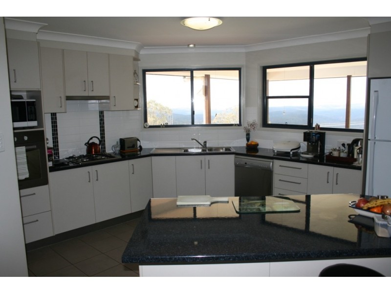 86 Forest Drive, Hampton QLD 4352