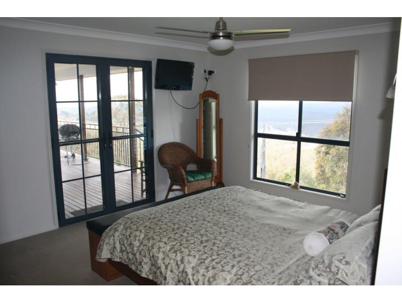 86 Forest Drive, Hampton QLD 4352