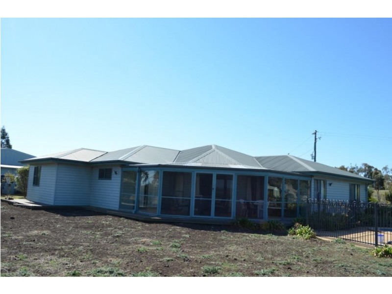 “Glenrowan” 96 Kings Siding Road, Kingsthorpe QLD 4400