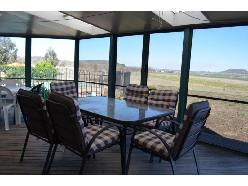 “Glenrowan” 96 Kings Siding Road, Kingsthorpe QLD 4400