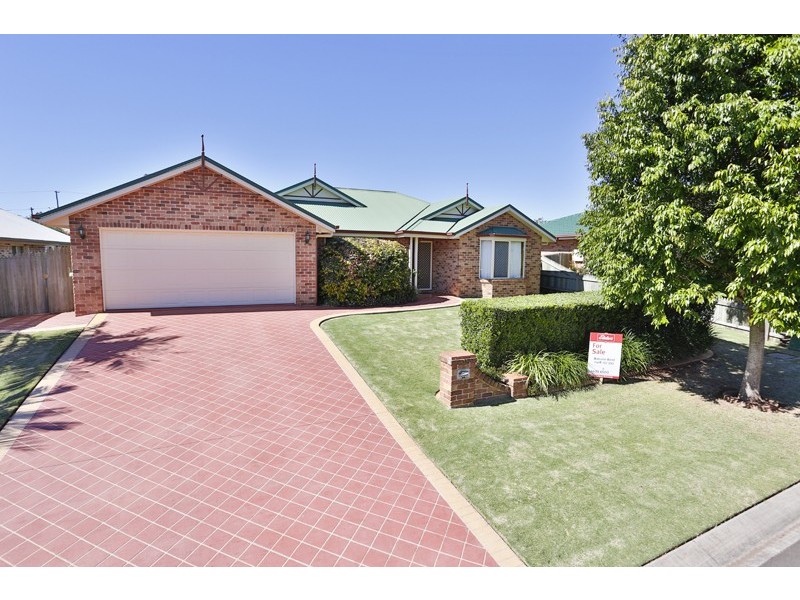 12 Poppy Court, Middle Ridge QLD 4350