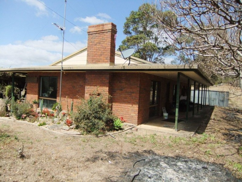 42 Austin Road, Crows Nest QLD 4355