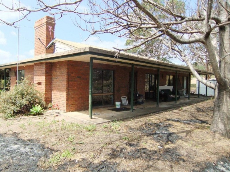 42 Austin Road, Crows Nest QLD 4355