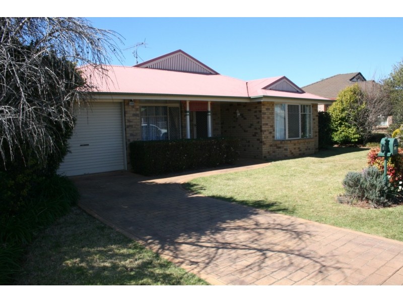 14 Buckle Street, Middle Ridge QLD 4350