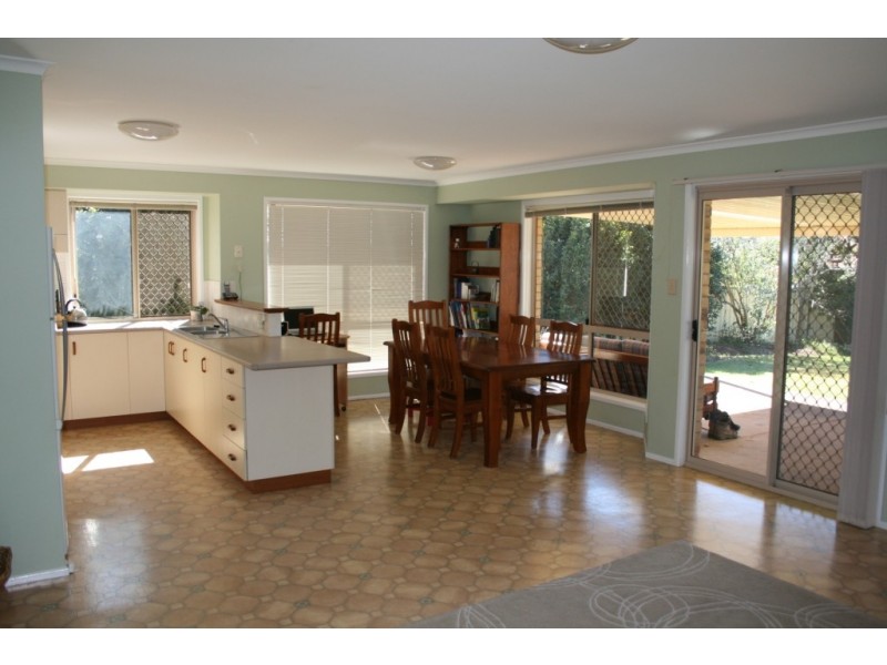 14 Buckle Street, Middle Ridge QLD 4350