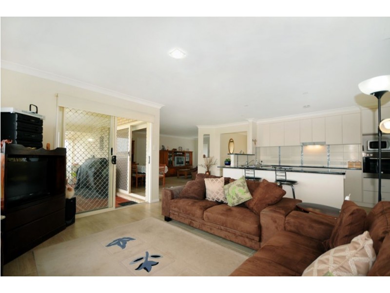 9 Finch Way, Highfields QLD 4352