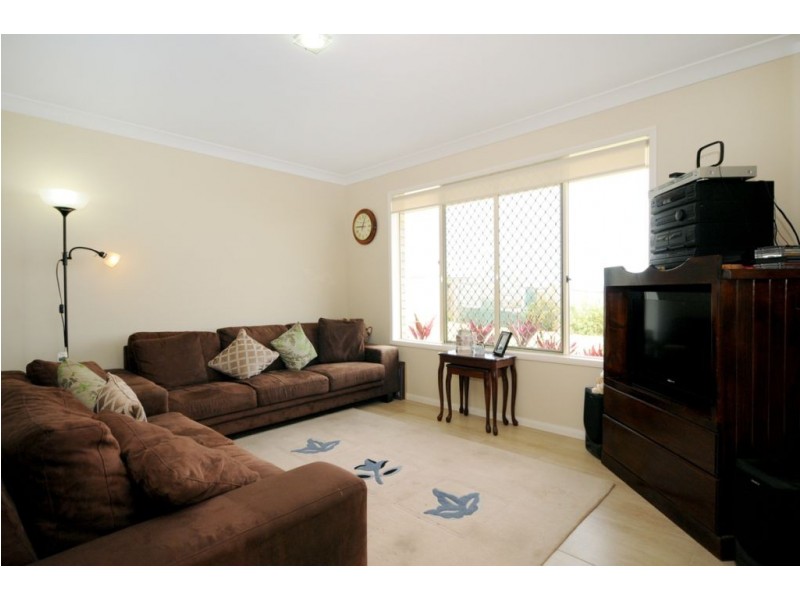 9 Finch Way, Highfields QLD 4352