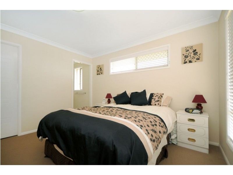 9 Finch Way, Highfields QLD 4352