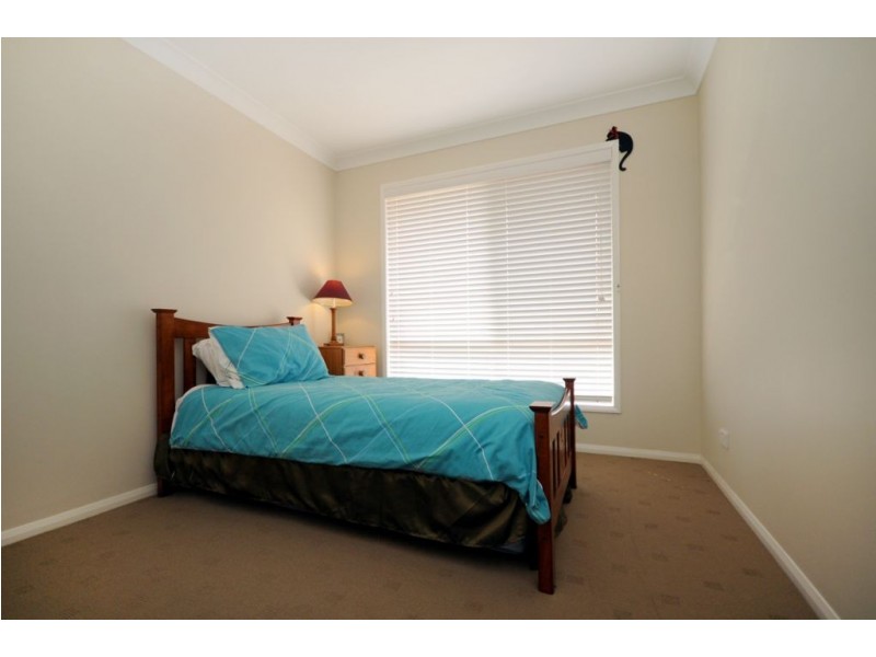 9 Finch Way, Highfields QLD 4352