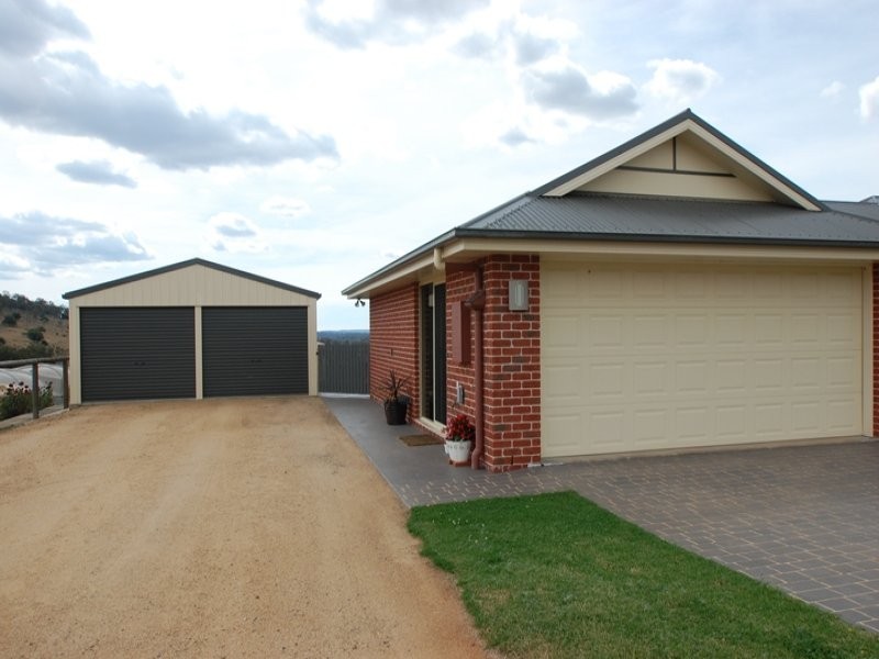8 Kingfisher Court, Meringandan West QLD 4352