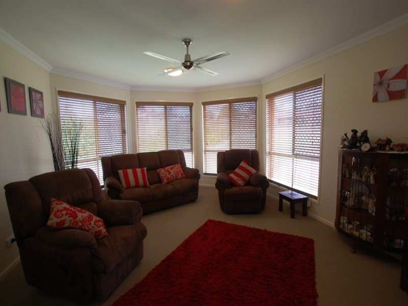 8 Kingfisher Court, Meringandan West QLD 4352