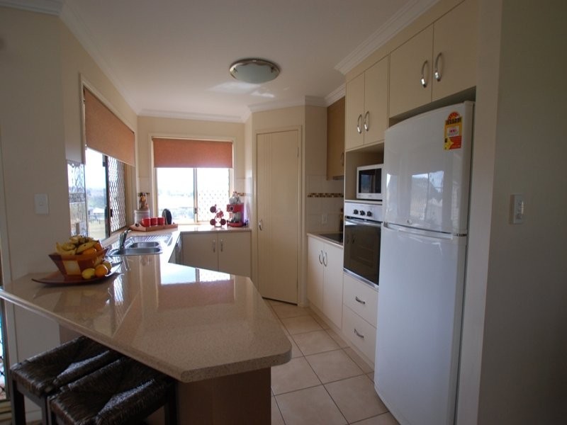 8 Kingfisher Court, Meringandan West QLD 4352