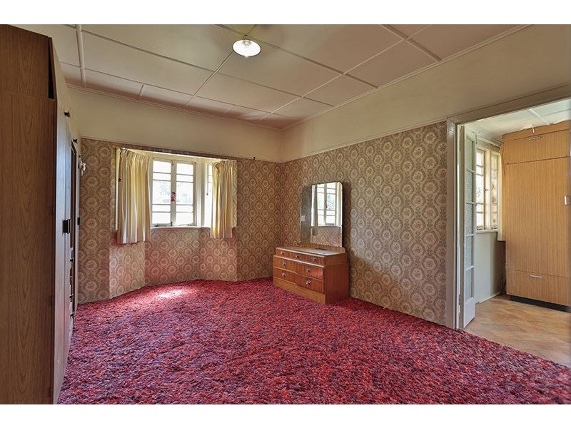16 Rhyde Street, Mount Lofty QLD 4350