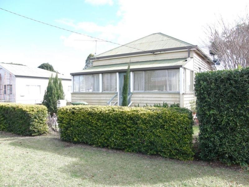 9 Allport Street, Pittsworth QLD 4356