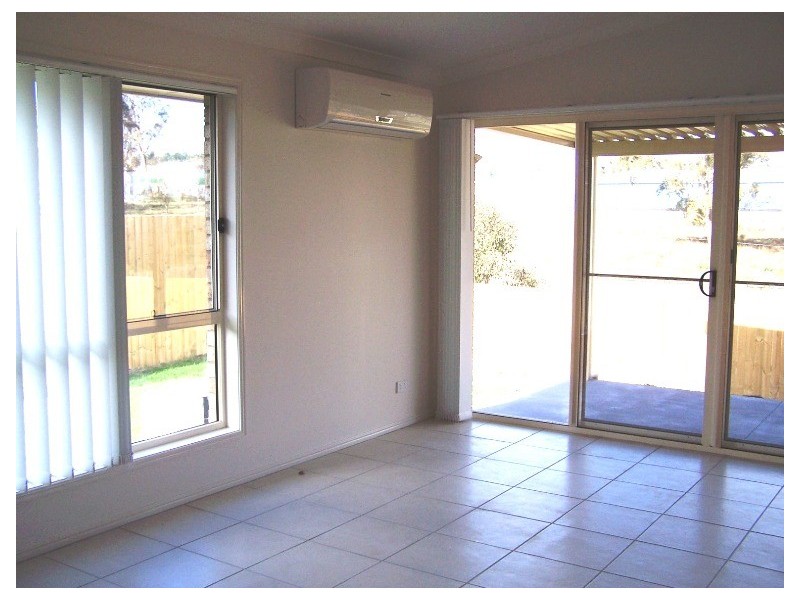 4 Moorina Drive, Harristown QLD 4350