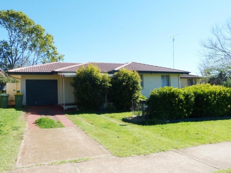 239 Mackenzie St, Centenary Heights QLD 4350