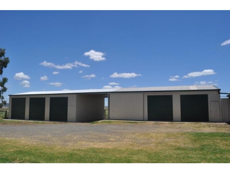 43 Railway Parade, Cambooya QLD 4358