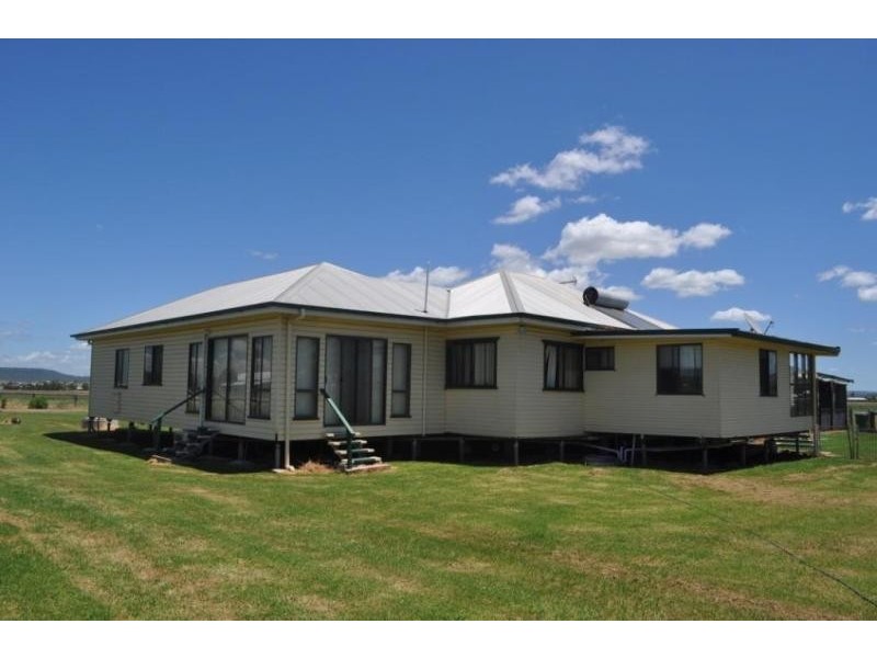 43 Railway Parade, Cambooya QLD 4358