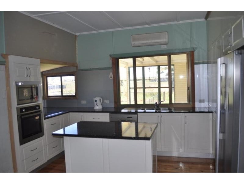 43 Railway Parade, Cambooya QLD 4358