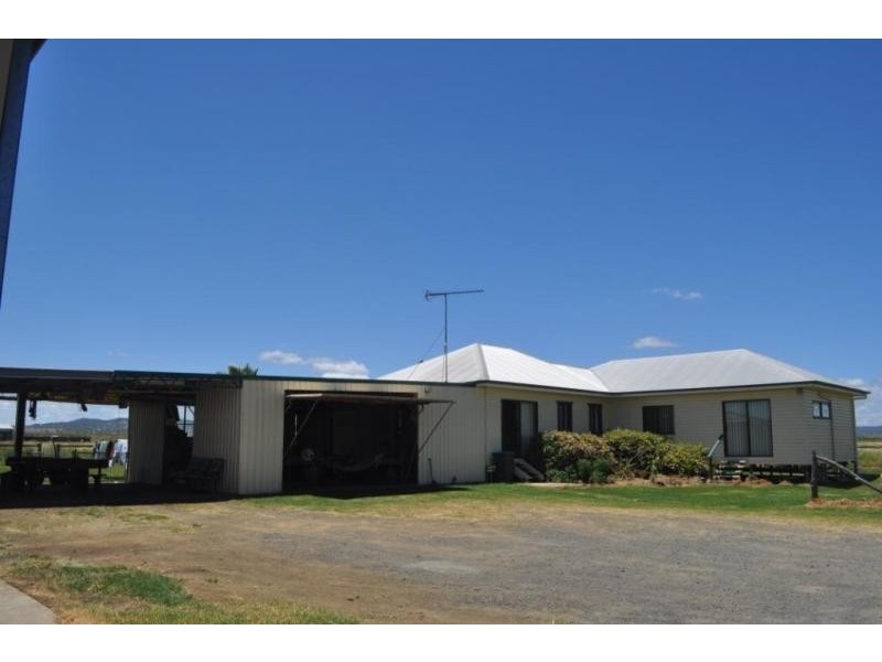 43 Railway Parade, Cambooya QLD 4358