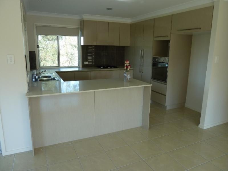 64 Skyline Drive, Blue Mountain Heights QLD 4350