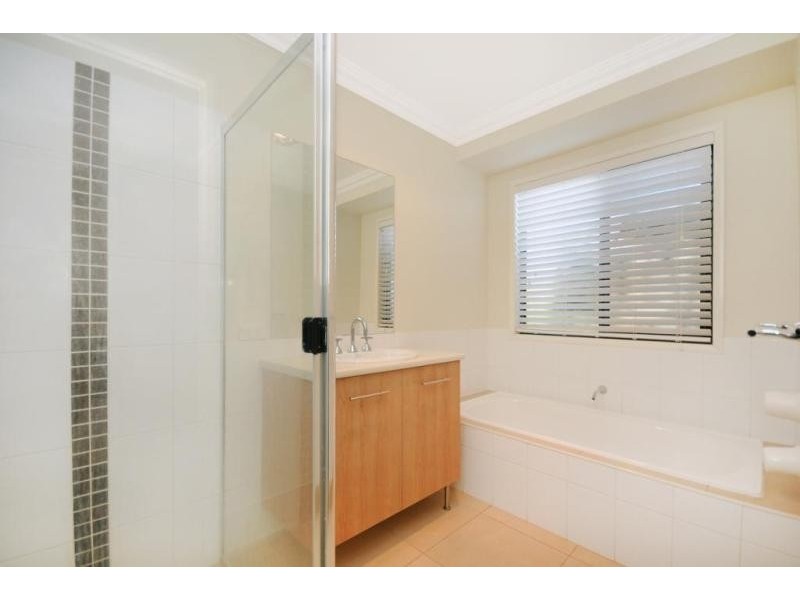 61 Pillar St, Middle Ridge QLD 4350