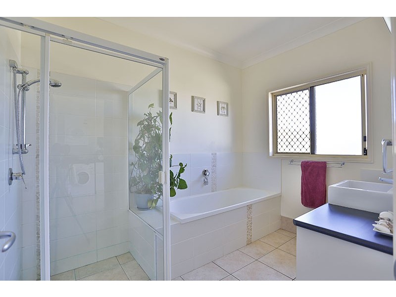 3 Madison Court, Glenvale QLD 4350