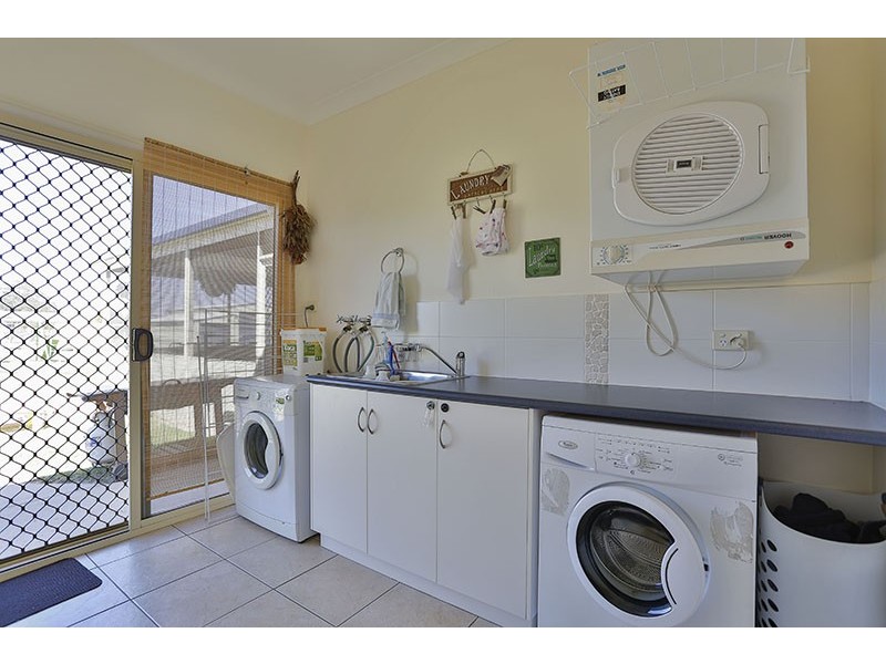 3 Madison Court, Glenvale QLD 4350