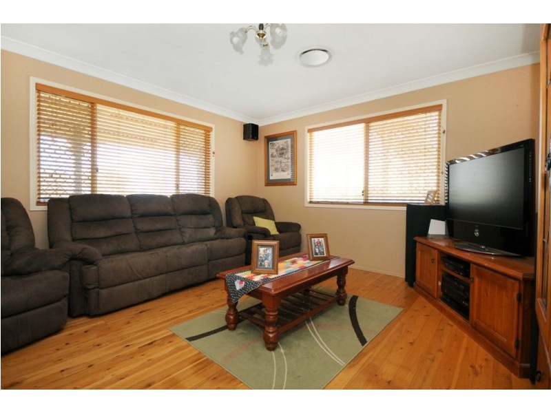 6 Hendy Street, COTSWOLD HILLS, Cranley QLD 4350