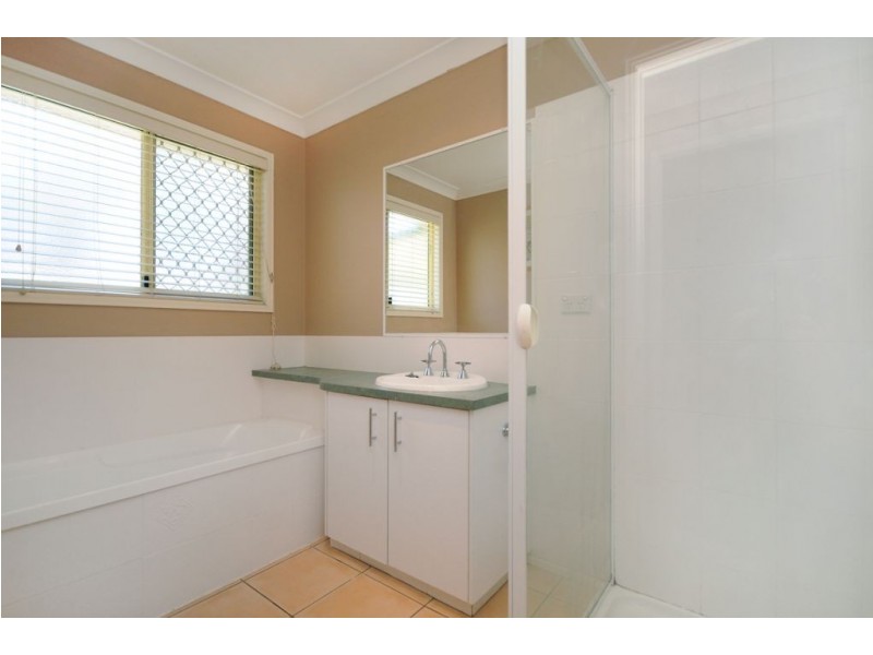 6 Hendy Street, COTSWOLD HILLS, Cranley QLD 4350