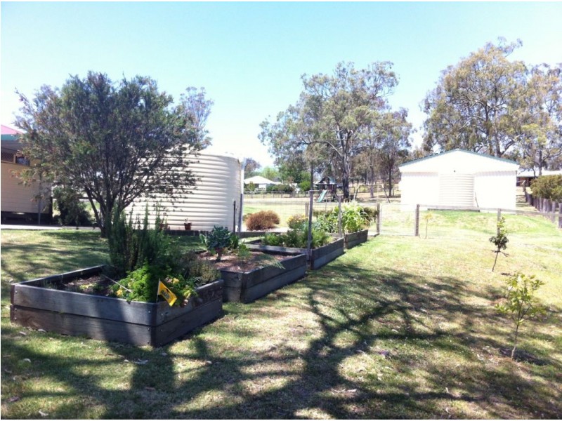 6 Hendy Street, COTSWOLD HILLS, Cranley QLD 4350