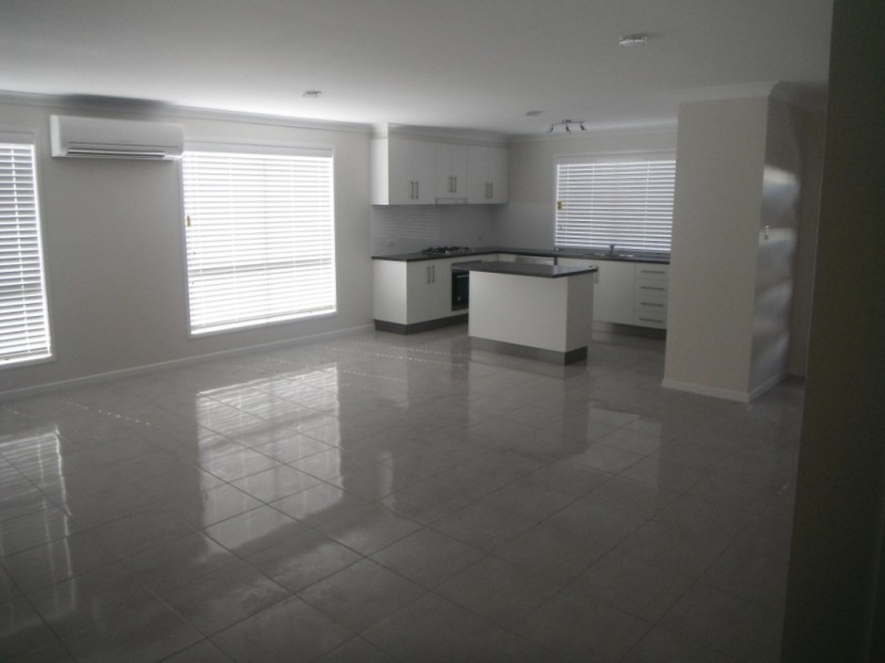 1/6 Punter Close, Glenvale QLD 4350