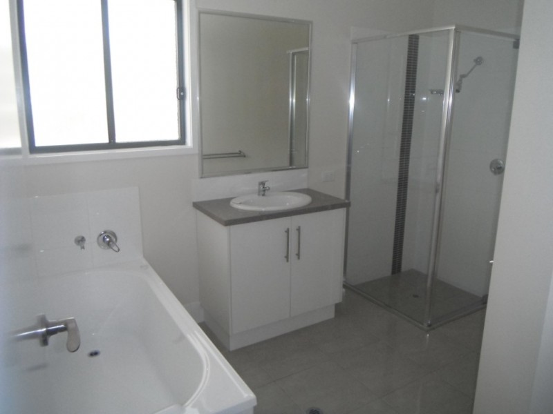 1/6 Punter Close, Glenvale QLD 4350