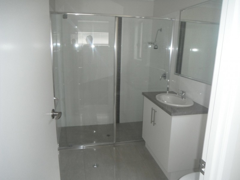 1/6 Punter Close, Glenvale QLD 4350