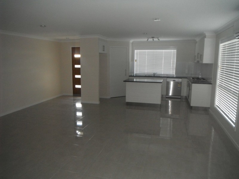 2/6 Punter Close, Glenvale QLD 4350