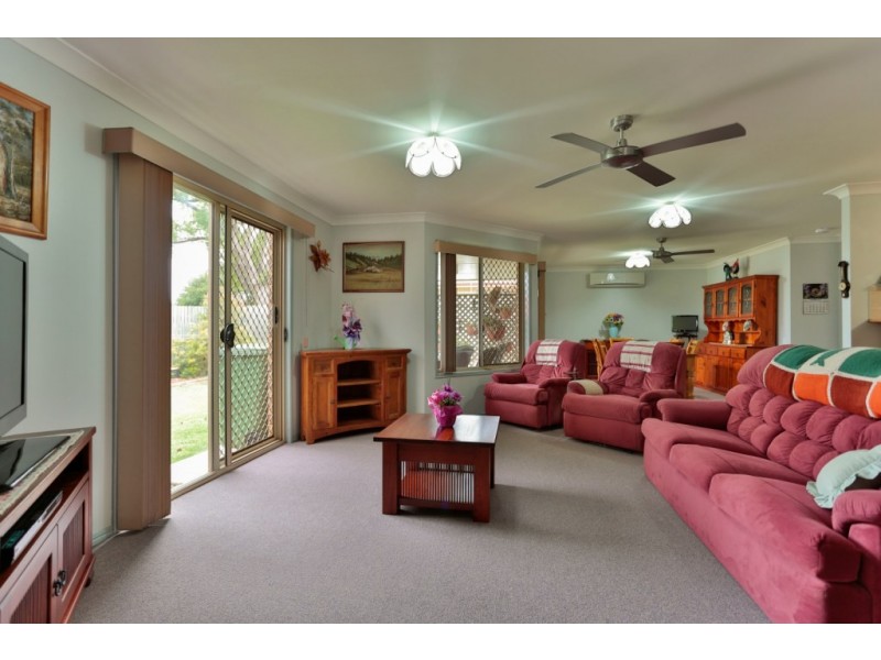 4a David Street, Rockville QLD 4350