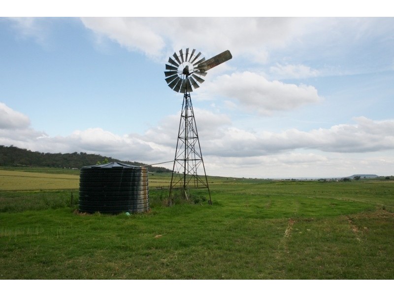 1163 Cudmore Road, Cambooya QLD 4358